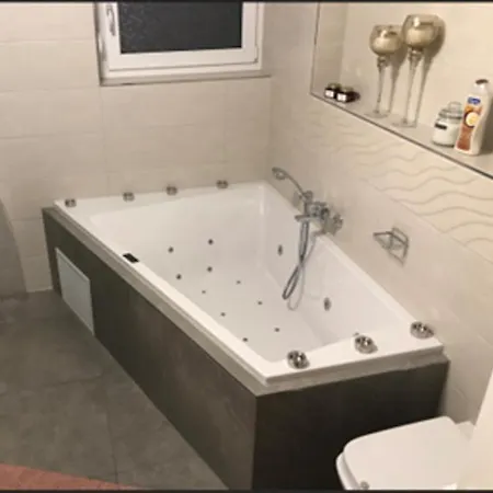 Aphrodite, Wohlfuehlen Und Wellness Mit Privatsphaere, Sowie Homeoffice Arbeitsplatz Mit Schnellem 250 Mbit Wlan