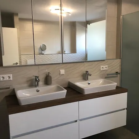 Aphrodite, Wohlfuehlen Und Wellness Mit Privatsphaere, Sowie Homeoffice Arbeitsplatz Mit Schnellem 250 Mbit Wlan شقة *