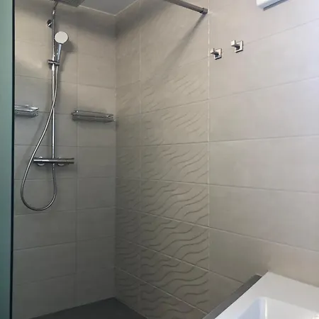 Aphrodite, Wohlfuehlen Und Wellness Mit Privatsphaere, Sowie Homeoffice Arbeitsplatz Mit Schnellem 250 Mbit Wlan شقة